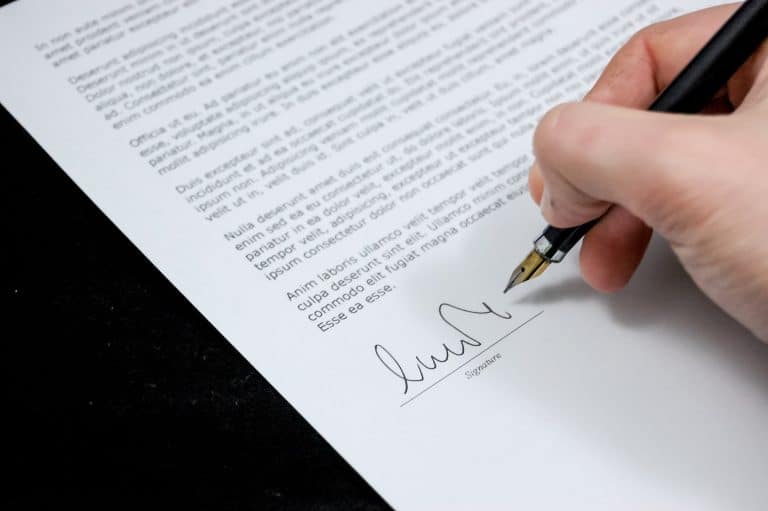 How to Write a Good News Business Letter (12 Practical Tips)